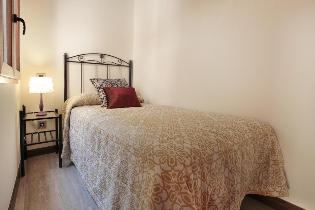 Apartamentos Alcantara Toledo Exterior photo